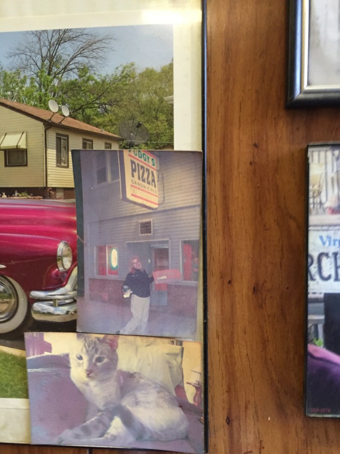 Flossie Krupa the Cat - Pudgy's Pizza, Hegewisch - Chicago Pizza Hound